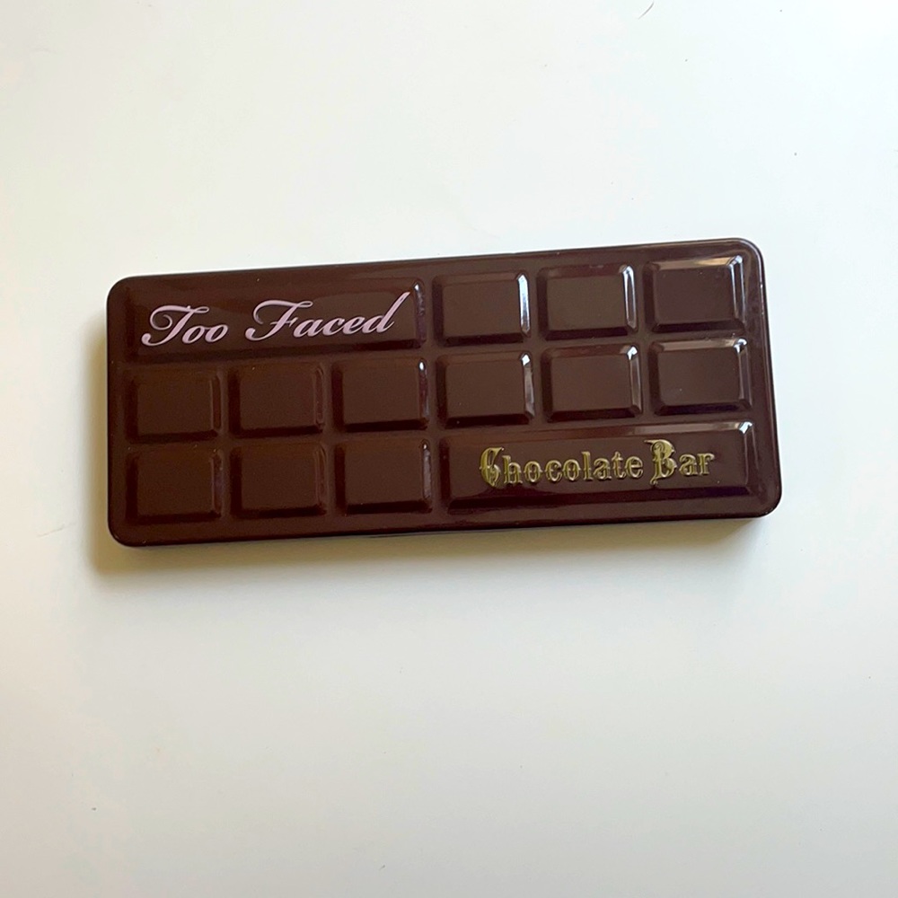 Too faced chocolate bar
